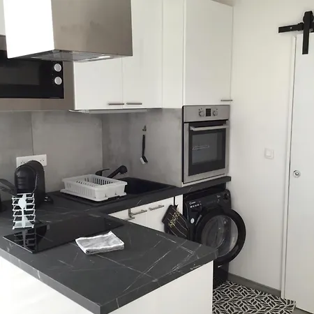 La Maison Anaia Apartment *