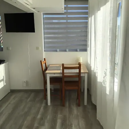 La Maison Anaia Apartment *